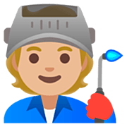 🧑🏼‍🏭 Emoji Operario: Tono De Piel Claro Medio en Google 15.0.