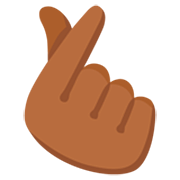 🫰🏾 Emoji Mão Com Dedo İndicador E Polegar Cruzado: Pele Morena Escura na Google 15.0.