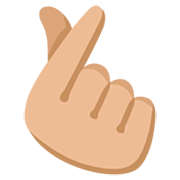 🫰🏼 Emoji Mão Com Dedo İndicador E Polegar Cruzado: Pele Morena Clara na Google 15.0.