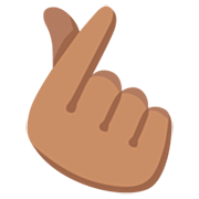 🫰🏽 Emoji Mão Com Dedo İndicador E Polegar Cruzado: Pele Morena na Google 15.0.