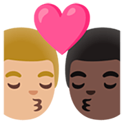 Emoji 👨🏼‍❤️‍💋‍👨🏿 Bacio Tra Coppia - Uomo: Carnagione Abbastanza Chiara, Uomo: Carnagione Scura su Google 15.0.