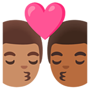 👨🏽‍❤️‍💋‍👨🏾 Emoji Beijo - Homem: Pele Morena Clara na Google 15.0.