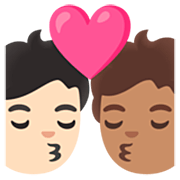 Emoji 🧑🏻‍❤️‍💋‍🧑🏽 Bacio Tra Coppia: persona, persona, Carnagione Chiara, Carnagione Olivastra su Google 15.0.