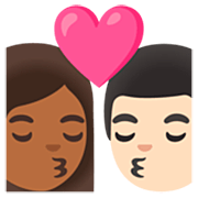 👩🏾‍❤️‍💋‍👨🏻 Emoji Beso Mujer: Tono De Piel Oscuro Medio, Hombre: Tono De Piel Claro en Google 15.0.