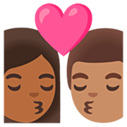 👩🏾‍❤️‍💋‍👨🏽 Emoji Beso - Mujer: Tono De Piel Claro Medio, Hombre: Tono De Piel Medio en Google 15.0.