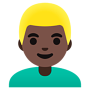 👱🏿‍♂️ Emoji Homem: Pele Escura E Cabelo Loiro na Google 15.0.