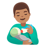 👨🏽‍🍼 Emoji Hombre Que Alimenta Al Bebé: Tono De Piel Medio en Google 15.0.
