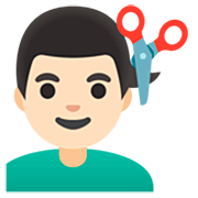 💇🏻‍♂️ Emoji Homem Cortando O Cabelo: Pele Clara na Google 15.0.