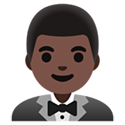 🤵🏿‍♂️ Emoji Homem de smoking: pele preta  na Google 15.0.