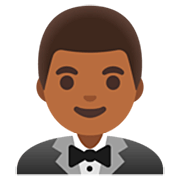 🤵🏾‍♂️ Emoji Hombre Con Esmoquin: Tono De Piel Oscuro Medio en Google 15.0.