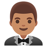 Emoji 🤵🏽‍♂️ Uomo in smoking: Carnagione Olivastra su Google 15.0.