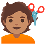 💇🏽 Emoji Pessoa Cortando O Cabelo: Pele Morena na Google 15.0.