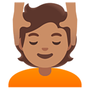 💆🏽 Emoji Pessoa Recebendo Massagem Facial: Pele Morena na Google 15.0.