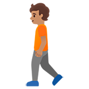 🚶🏽 Emoji Pessoa Andando: Pele Morena na Google 15.0.
