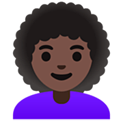 Émoji 👩🏿‍🦱 Femme : Peau Foncée Et Cheveux Bouclés sur Google 15.0.