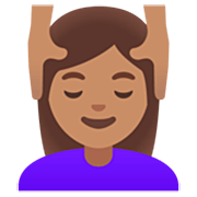 💆🏽‍♀️ Emoji Mulher Recebendo Massagem Facial: Pele Morena na Google 15.0.