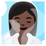 🧖🏿‍♀️ Emoji Mujer En Una Sauna: Tono De Piel Oscuro en Google 15.0.