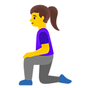 Emoji 🧎‍♀️ Donna Inginocchiata su Google 15.0.