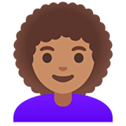 Émoji 👩🏽‍🦱 Femme : Peau Légèrement Mate Et Cheveux Bouclés sur Google 15.0.