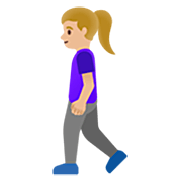 🚶🏼‍♀️ Emoji Mujer Caminando: Tono De Piel Claro Medio en Google 15.0.