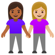 👩🏾‍🤝‍👩🏼 Emoji Duas Mulheres De Mãos Dadas: Pele Morena Escura E Pele Morena Clara na Google 15.0.