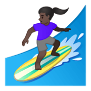 🏄🏿‍♀️ Emoji Mujer Haciendo Surf: Tono De Piel Oscuro en Google Android 10.0 March 2020 Feature Drop.