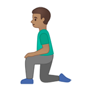 Emoji 🧎🏽‍♂️ Uomo Inginocchiato: Carnagione Olivastra su Google Android 10.0.