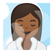 🧖🏾‍♀️ Emoji Mulher Na Sauna: Pele Morena Escura na Google Android 10.0.