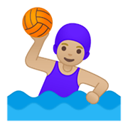 🤽🏼‍♀️ Emoji Mulher Jogando Polo Aquático: Pele Morena Clara na Google Android 10.0.