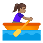 🚣🏽‍♀️ Emoji Mujer Remando En Un Bote: Tono De Piel Medio en Google Android 10.0.