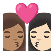 👩🏽‍❤️‍💋‍👩🏻 Emoji sich küssendes Paar - Frau: mittlere Hautfarbe, Frau: helle Hautfarbe Google Android 11.0 December 2020 Feature Drop.