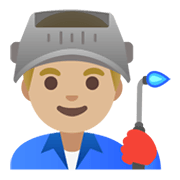 Emoji 👨🏼‍🏭 Operaio: Carnagione Abbastanza Chiara su Google Android 11.0 December 2020 Feature Drop.