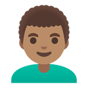 Émoji 👨🏽‍🦱 Homme : Peau Légèrement Mate Et Cheveux Bouclés sur Google Android 11.0 December 2020 Feature Drop.