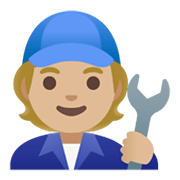 🧑🏼‍🔧 Emoji Mechaniker(in): mittelhelle Hautfarbe Google Android 11.0 December 2020 Feature Drop.