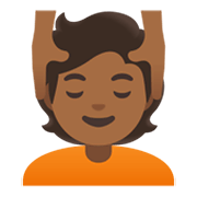 💆🏾 Emoji Persona Recibiendo Masaje: Tono De Piel Oscuro Medio en Google Android 11.0 December 2020 Feature Drop.