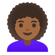 Émoji 👩🏾‍🦱 Femme : Peau Mate Et Cheveux Bouclés sur Google Android 11.0 December 2020 Feature Drop.