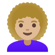 👩🏼‍🦱 Emoji Mujer: Tono De Piel Claro Medio Y Pelo Rizado en Google Android 11.0 December 2020 Feature Drop.