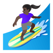 Emoji 🏄🏿‍♀️ Surfista Donna: Carnagione Scura su Google Android 11.0 December 2020 Feature Drop.
