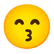 😙 Emoji Cara Besando Con Ojos Sonrientes en Google Android 11.0.