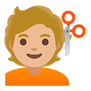 💇🏼 Emoji Persona Cortándose El Pelo: Tono De Piel Claro Medio en Google Android 11.0.