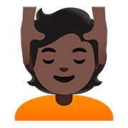 💆🏿 Emoji Persona Recibiendo Masaje: Tono De Piel Oscuro en Google Android 11.0.