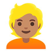 Émoji 👱🏽 Personne Blonde : Peau Légèrement Mate sur Google Android 11.0.