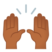 🙌🏾 Emoji Mãos Para Cima: Pele Morena Escura na Google Android 11.0.