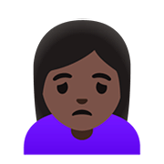 🙍🏿‍♀️ Emoji Mulher Franzindo A Sobrancelha: Pele Escura na Google Android 11.0.