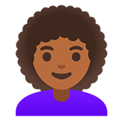 👩🏾‍🦱 Emoji Frau: mitteldunkle Hautfarbe, lockiges Haar Google Android 11.0.