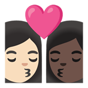 👩🏻‍❤️‍💋‍👩🏿 Emoji Beso - Mujer, Mujer: Tono De Piel Claro, Tono De Piel Oscuro en Google Android 12.0.