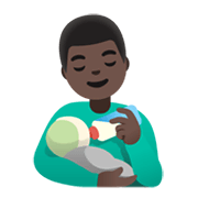👨🏿‍🍼 Emoji Homem Alimentando Bebê: Pele Escura na Google Android 12.0.