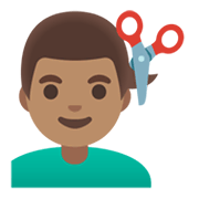 Emoji 💇🏽‍♂️ Taglio Di Capelli Per Uomo: Carnagione Olivastra su Google Android 12.0.