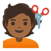 💇🏾 Emoji Person beim Haareschneiden: mitteldunkle Hautfarbe Google Android 12.0.