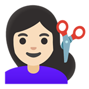 💇🏻‍♀️ Emoji Mujer Cortándose El Pelo: Tono De Piel Claro en Google Android 12.0.